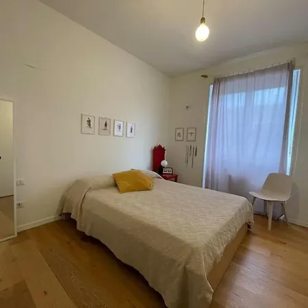 * Graceful Apartament In Milano/nolo * * Milano